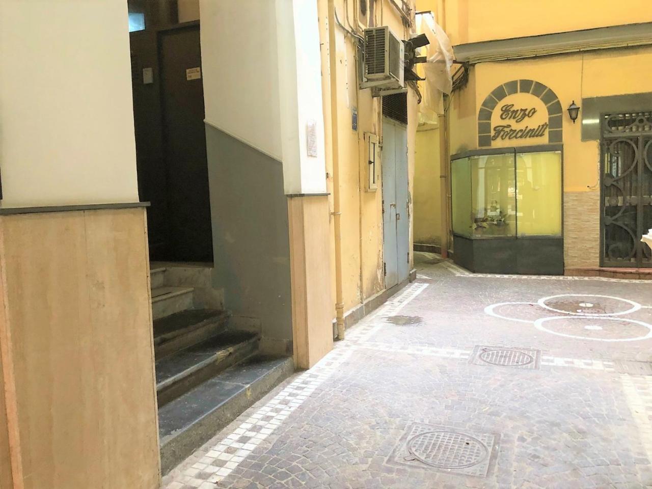 Case Vacanze " Il Duomo" Napoli Exterior photo